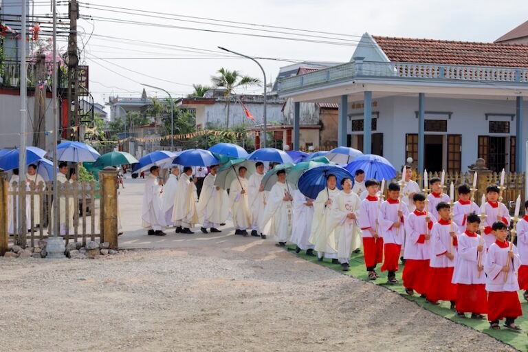 Văn Giáo: Thánh lễ hạ giải thánh đường