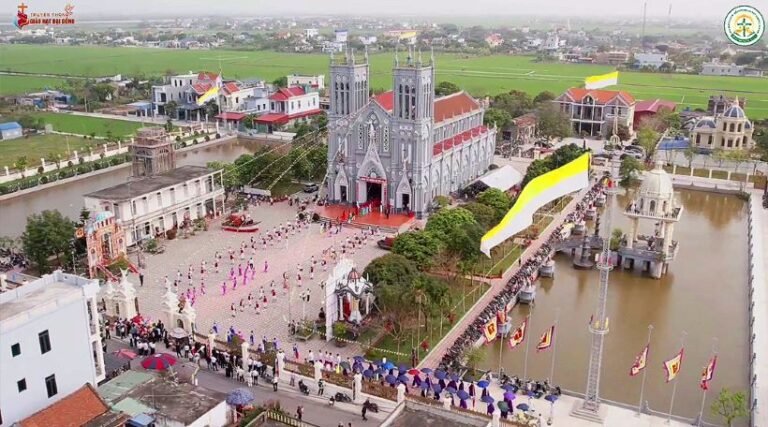 Gx. Định Hải hân hoan đón tuần chầu