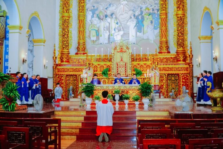 Hạt Quần Phương: Hơn 800 viên chức HĐMV tĩnh tâm