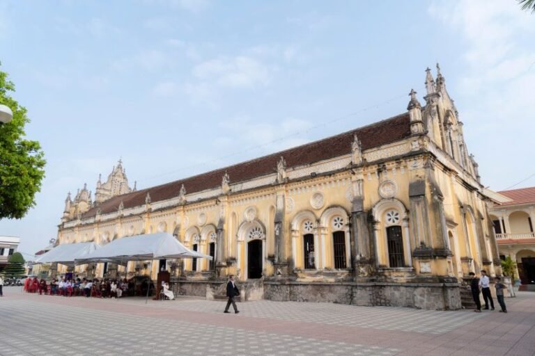 Gia trưởng, hiền mẫu hạt Tứ Trùng tĩnh tâm Mùa Chay