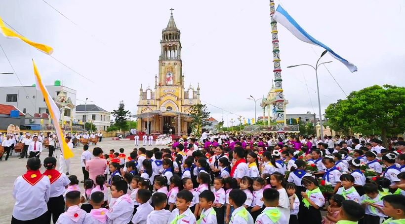 Read more about the article Gx. Giáo Phòng khai mạc tháng hoa