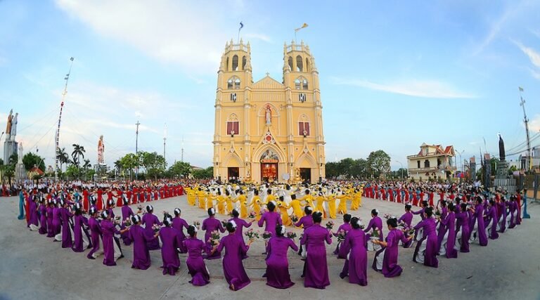 Thuận Thành khai mạc tháng Hoa & kính thánh Giuse
