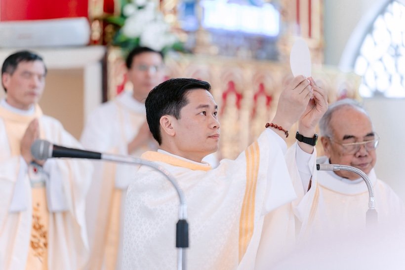 Read more about the article Cha Giuse Nguyễn Văn Tư, Thánh lễ mở tay tràn đầy niềm vui và ân sủng