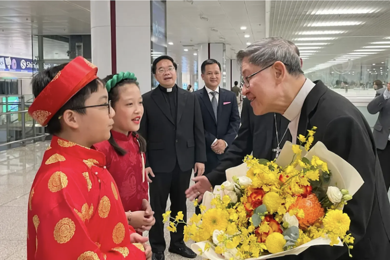 Đức Hồng Y Luis Antonio G. Tagle – Tổng trưởng Phân bộ Khởi đầu Loan báo Tin Mừng, Đặc sứ của Đức Thánh Cha – đã đến Việt Nam