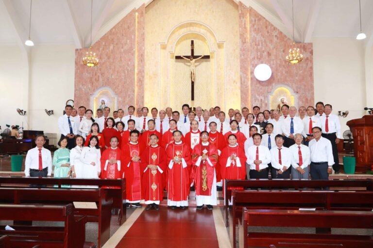 Giáo hạt Hóc Môn: Thánh lễ mừng kính hai Thánh Tông đồ Phêrô và Phaolô, bổn mạng của Hội đồng Mục vụ