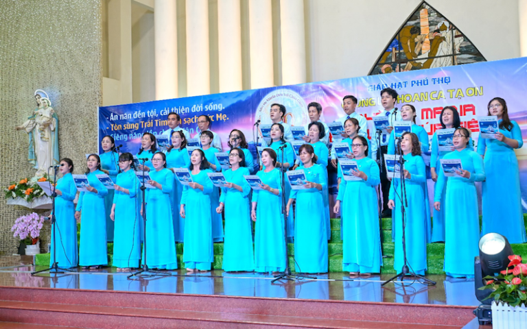 Giáo hạt Phú Thọ: Hội diễn thánh ca “Nhờ Mẹ Maria đến với Chúa Giêsu”